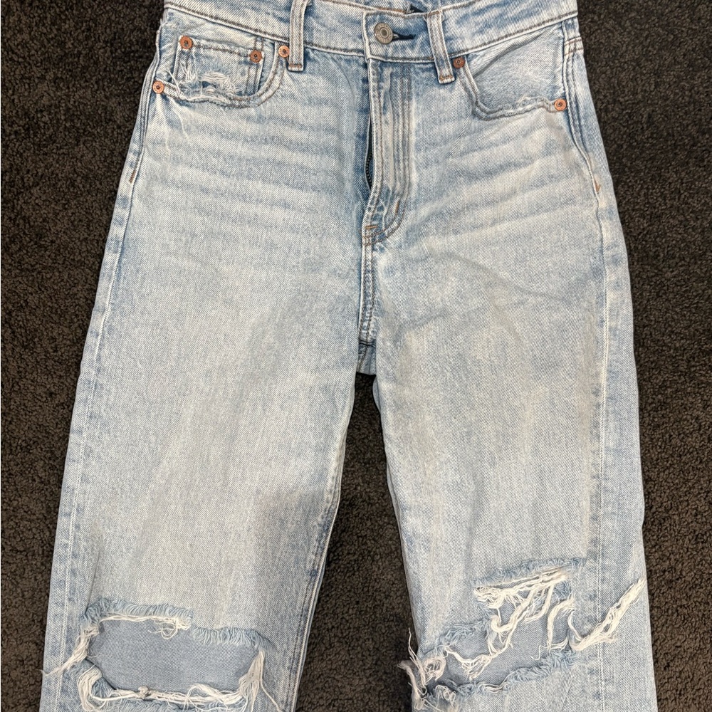 Light Wash Distressed Women’s Jeans - Picture 4 of 4